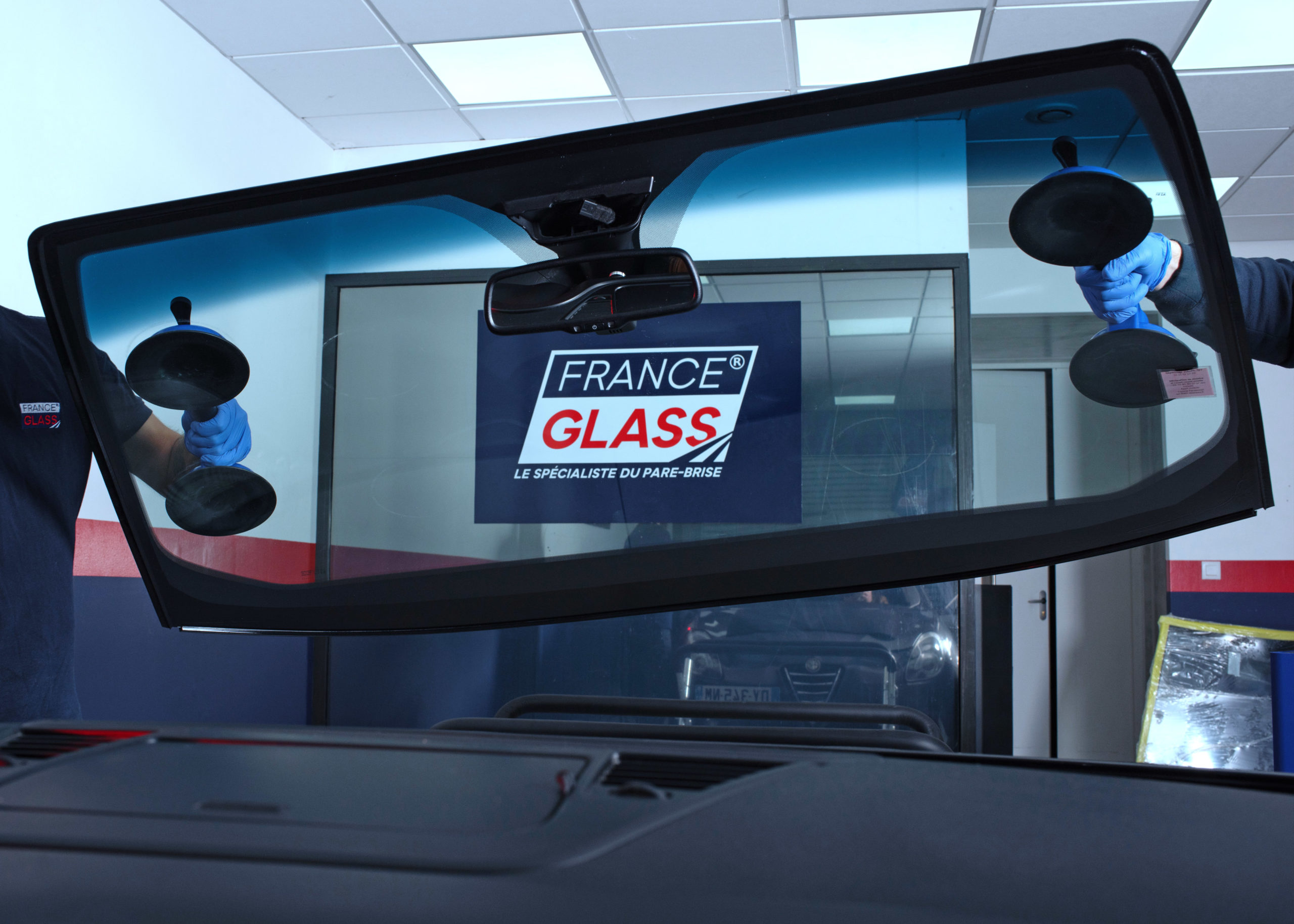 France Glass  Réparer ou remplacer son pare-brise ?